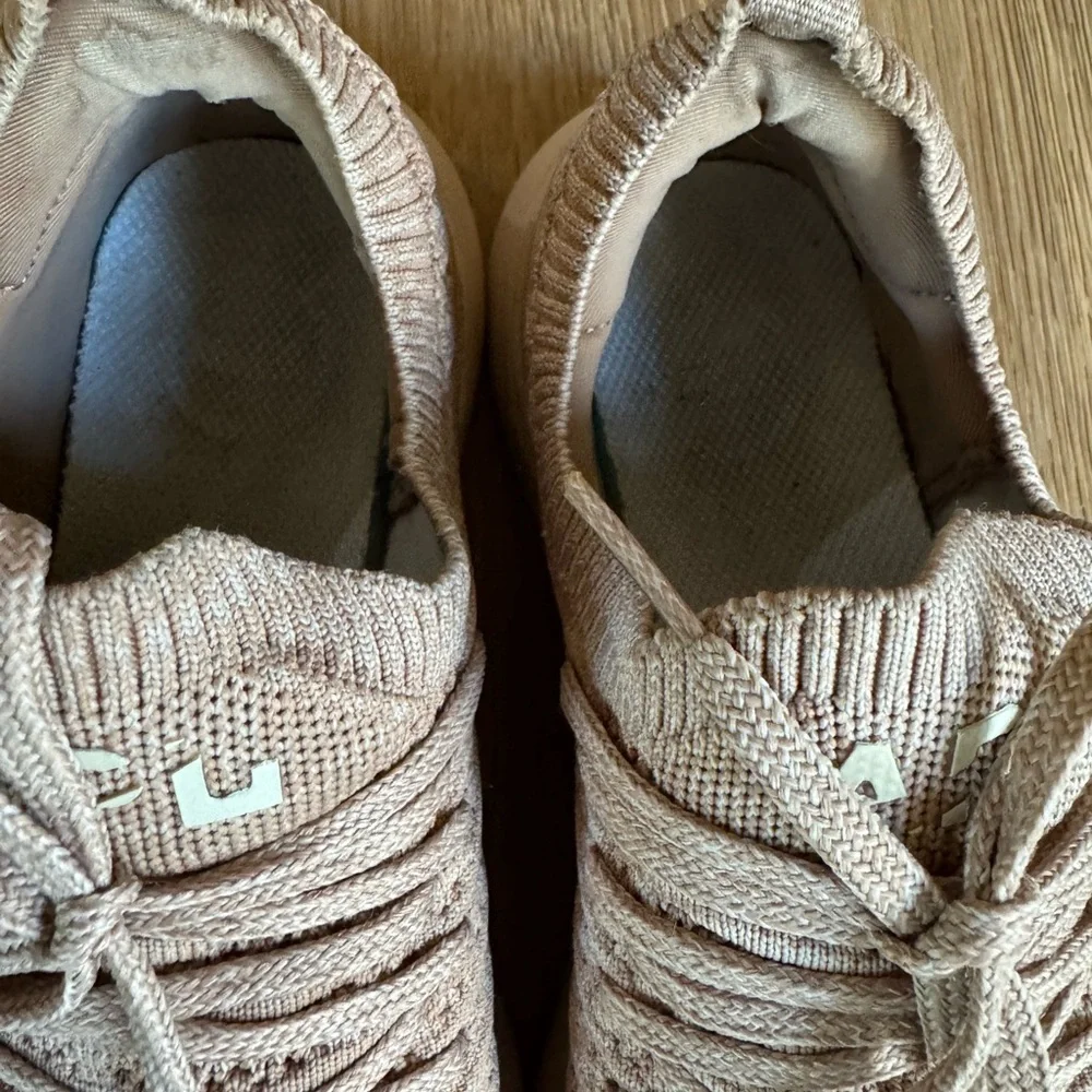 APL Techloom Women's Knit Sneakers - Nude Sz 8 price firm